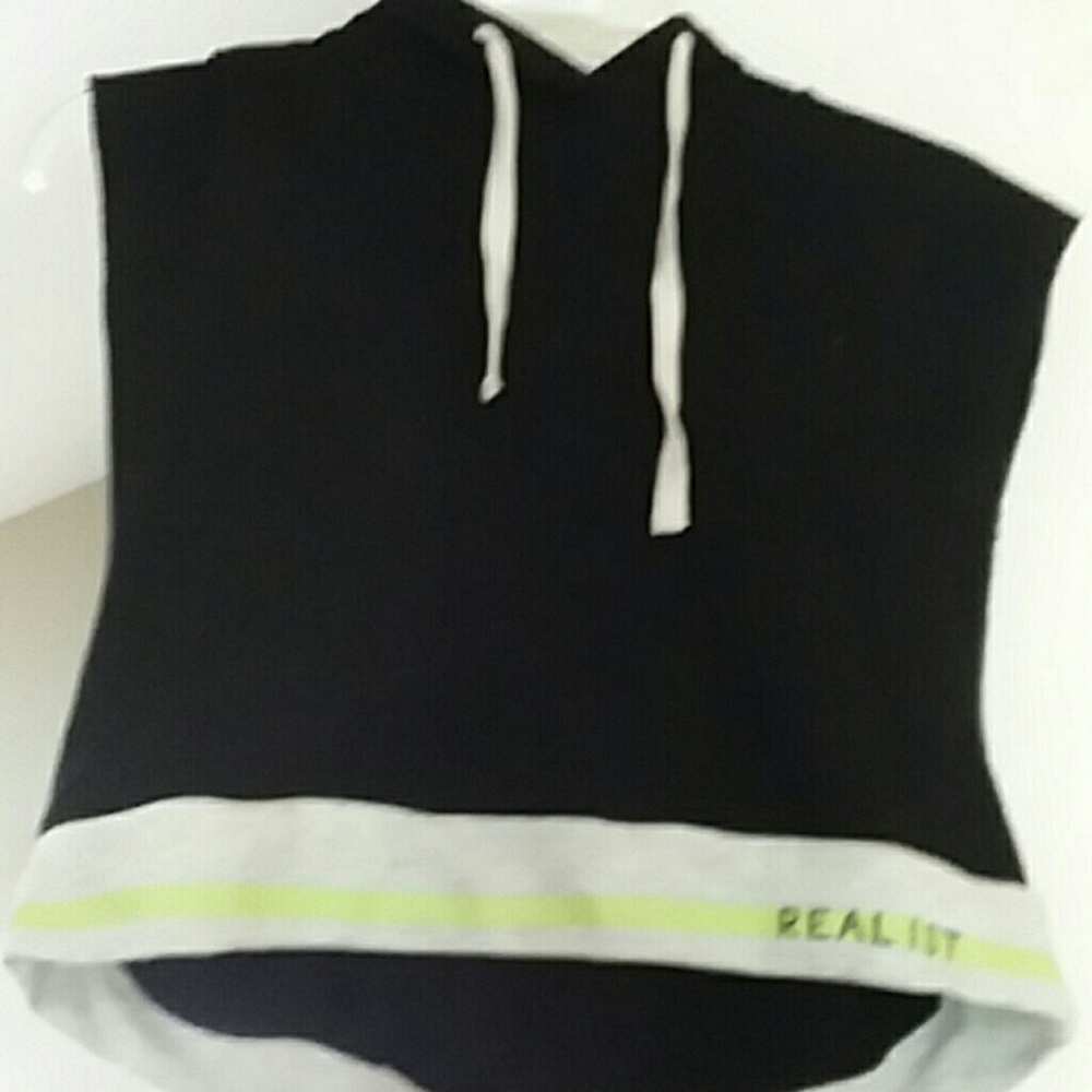 REALIST Cropped Hoodie